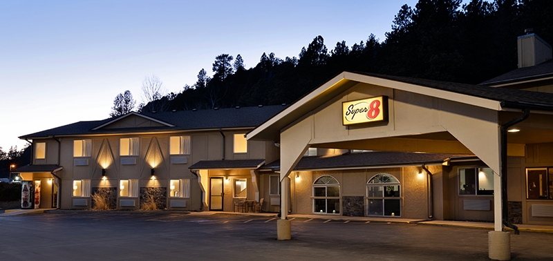 Super 8 Custer Crazy Horse Area 400x189